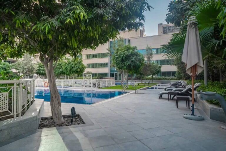 00f7f2e1-942b-429c-9c59-c62ab912774e