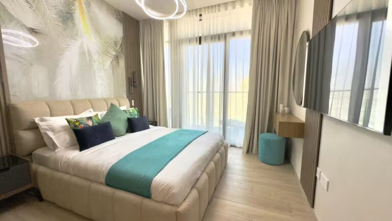 a5b18528-ab1c-44a2-a627-7ca726904101