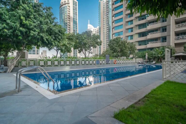 db3efcce-d03e-4e3a-81a7-ed77acc045fa