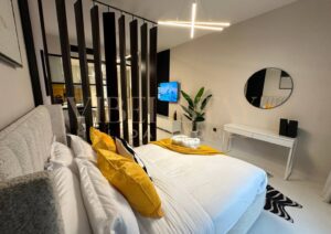 feeae551-bc7b-41e0-9258-cdafd82e5d72