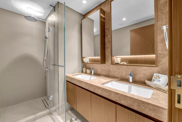 40c7b102-5d1a-4033-9767-2f69ee230fc8