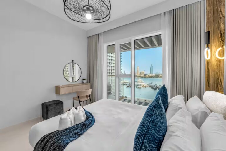 8b22c5c1-b651-4f41-bed1-d77f0afc24c0