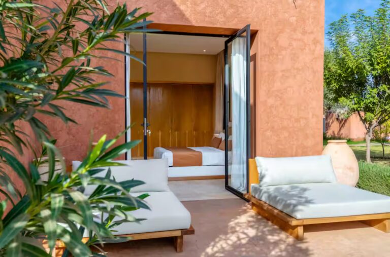 1242f1c2-3252-4422-92b6-b4795ead1e79