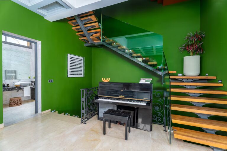 17dff3f6-2c71-40f9-a08f-55b398b9147b