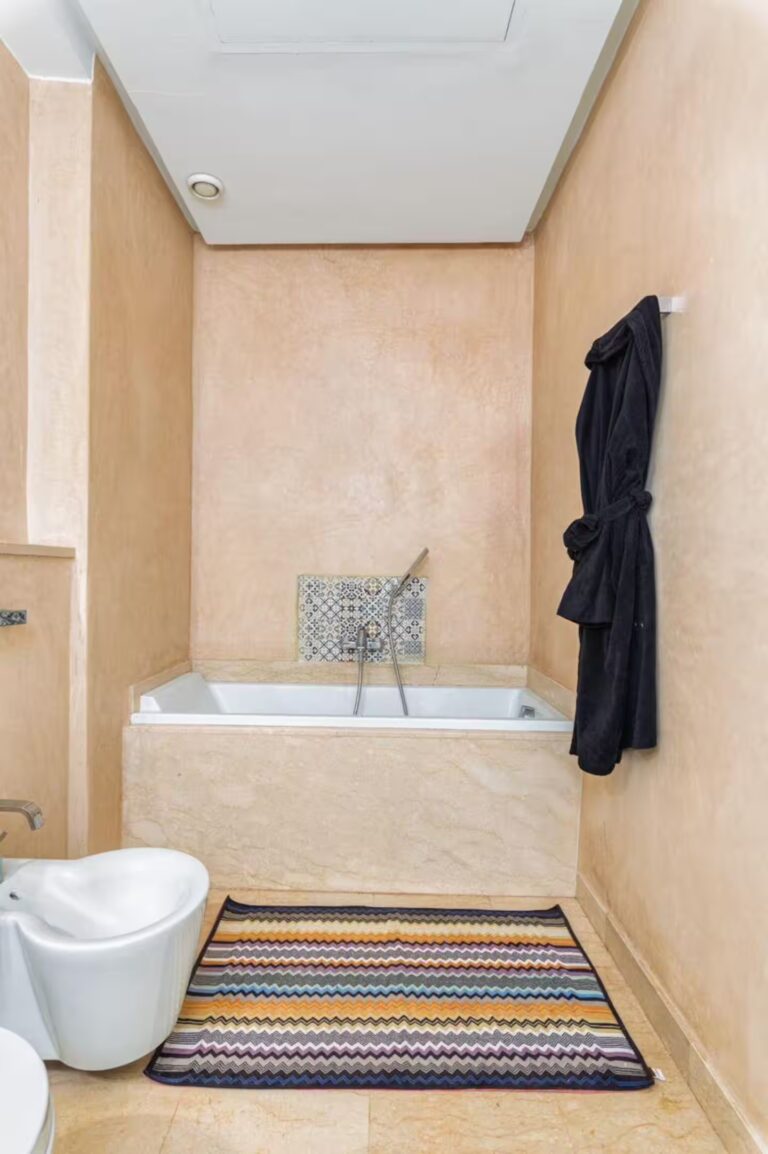 23746c1b-e2b2-4f46-9b84-ce55ff1585ce