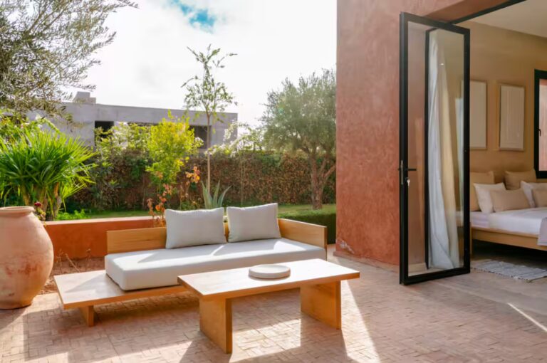 423e4ae8-c6e2-4160-98ed-8f63757451b4