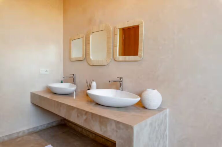 b5c165b5-e17a-424d-a937-3c2f7aaf6da9