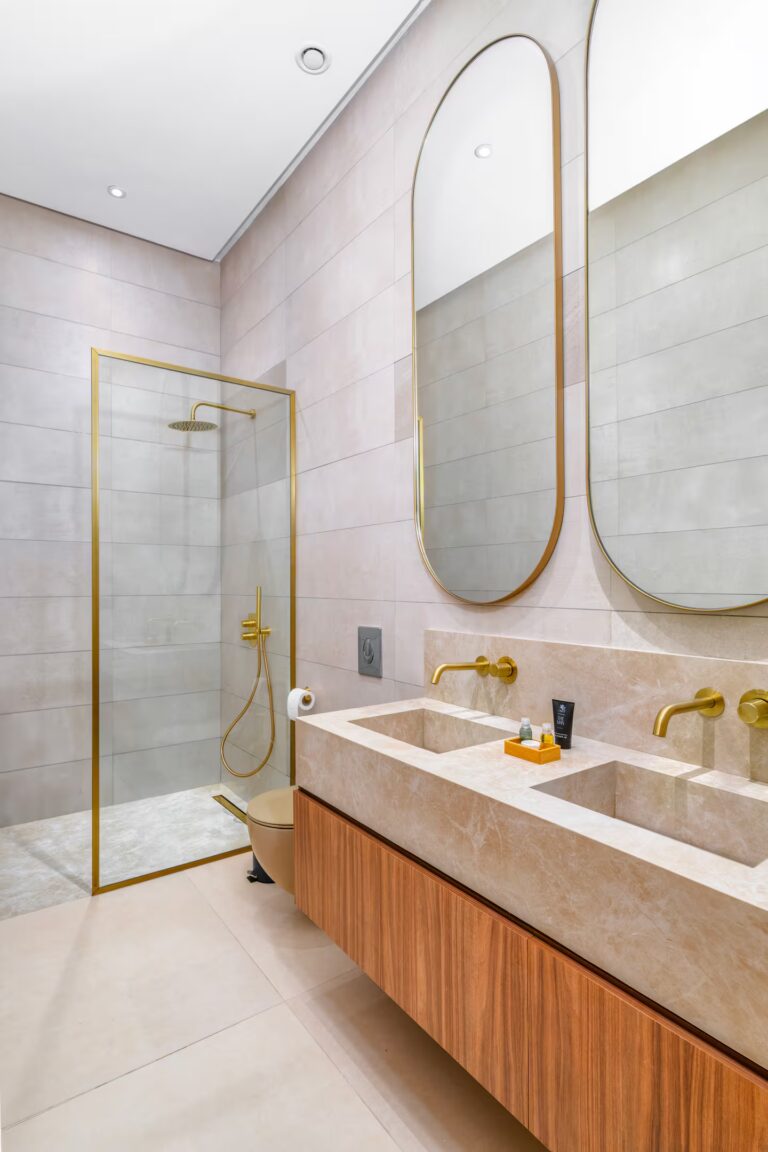 d9631133-2f9b-4a5f-a721-1185d81b88b4